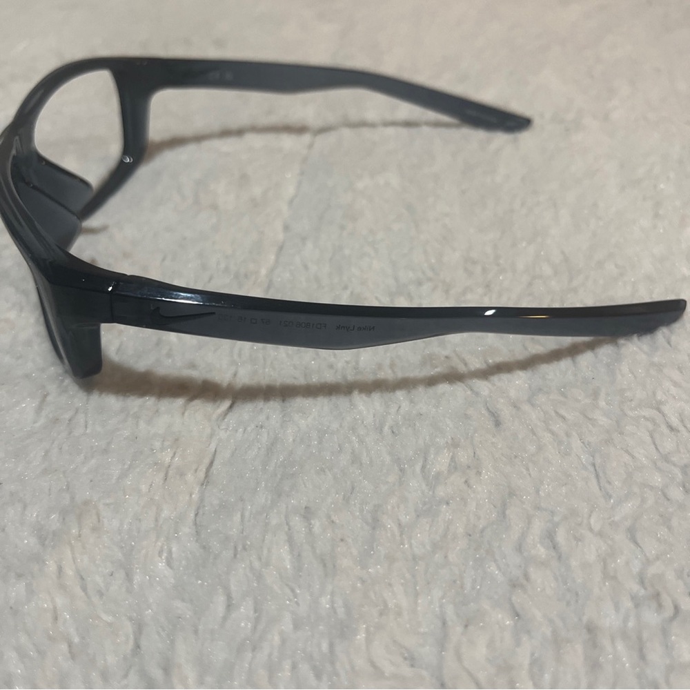 Nike Lynk FD 1806 021 Sunglass Frames Womens Gray Full Rim 57-16-130 2941 - Picture 2 of 6